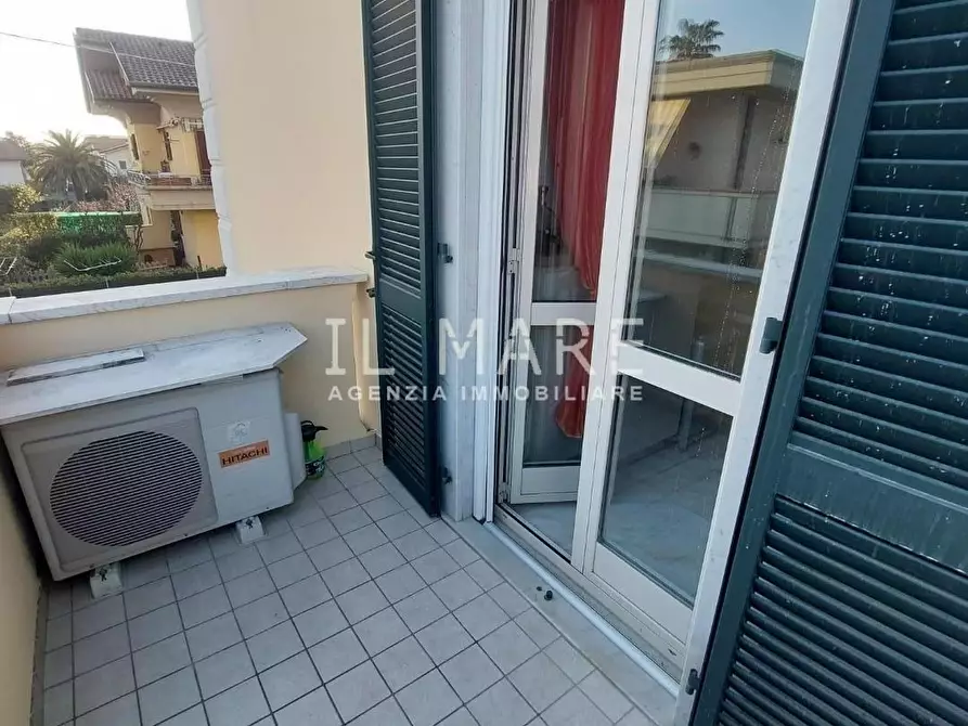 Immagine 12 di Appartamento in vendita  a Massa