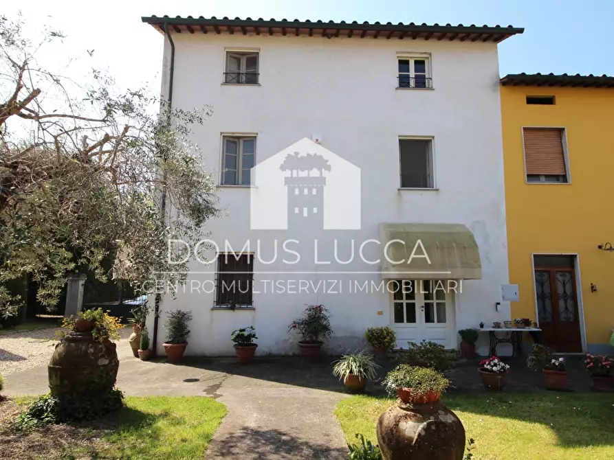 Immagine 15 di Casa semindipendente in vendita  a Capannori