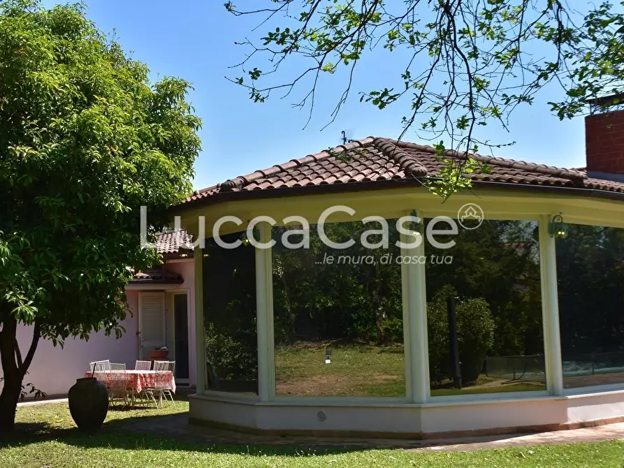 Immagine 29 di Villa in vendita  a Lucca