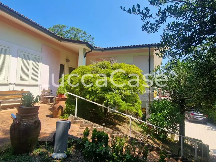 Immagine 42 di Villa in vendita  a Lucca