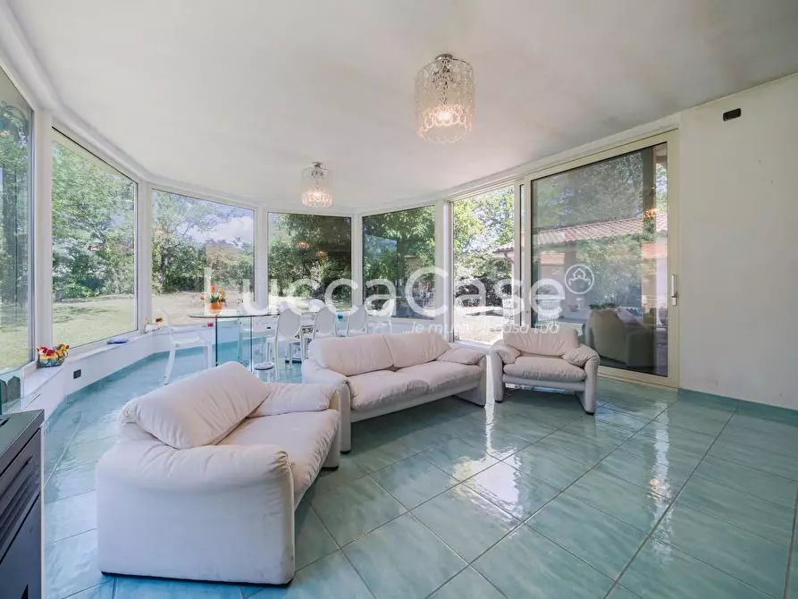 Immagine 27 di Villa in vendita  a Lucca