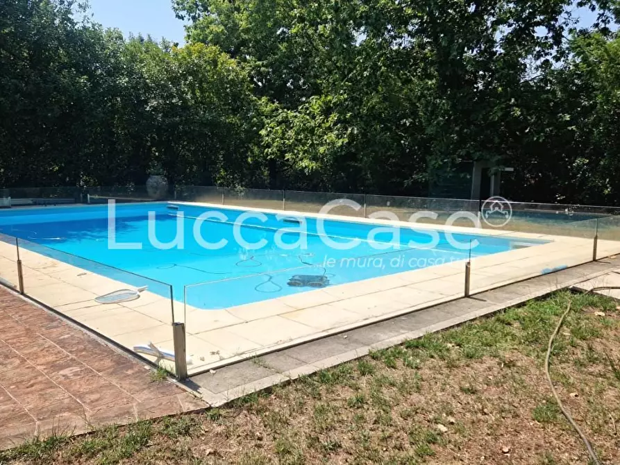 Immagine 33 di Villa in vendita  a Lucca