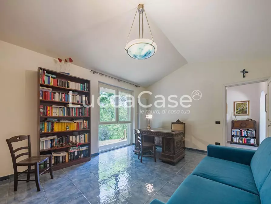 Immagine 23 di Villa in vendita  a Lucca