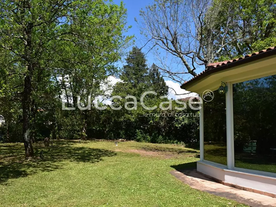 Immagine 31 di Villa in vendita  a Lucca