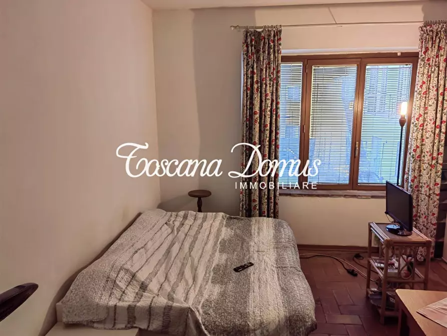 Immagine 4 di Appartamento in vendita  a Siena