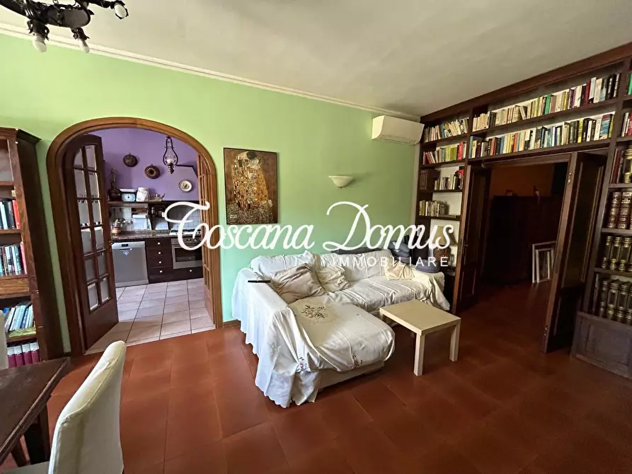 Immagine 1 di Appartamento in vendita  a Siena