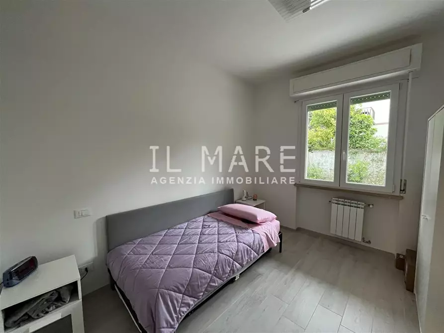 Immagine 9 di Appartamento in vendita  a Massa