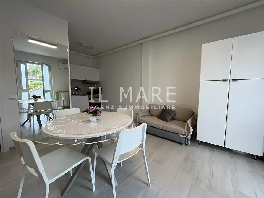 Immagine 4 di Appartamento in vendita  a Massa