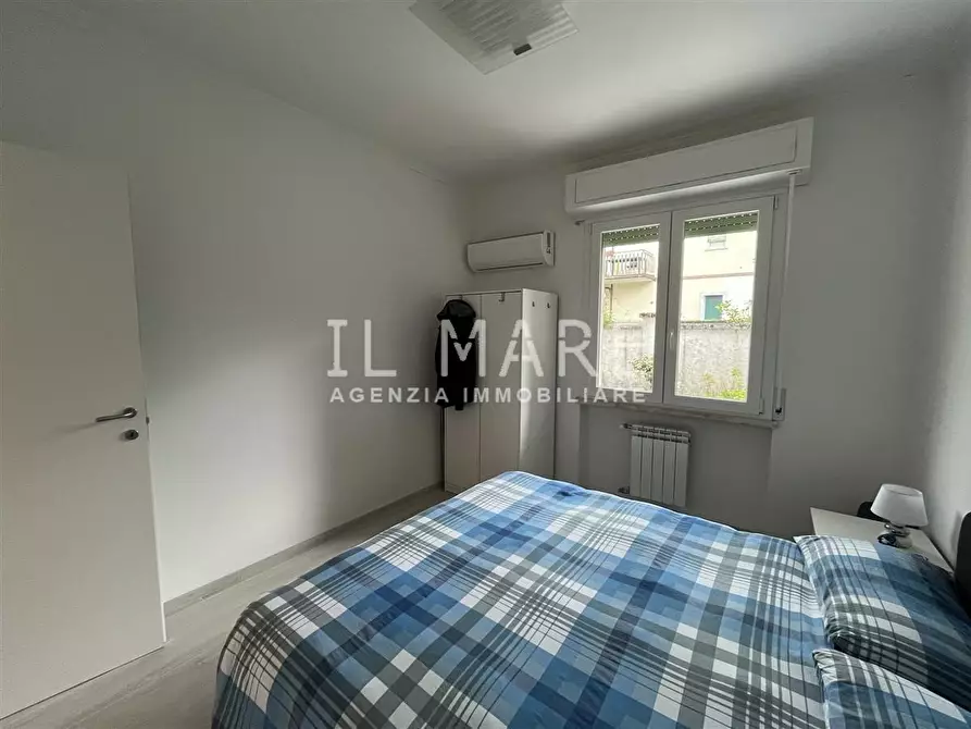 Immagine 13 di Appartamento in vendita  a Massa