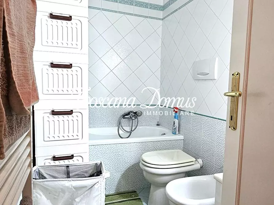 Immagine 52 di Appartamento in vendita  a Siena