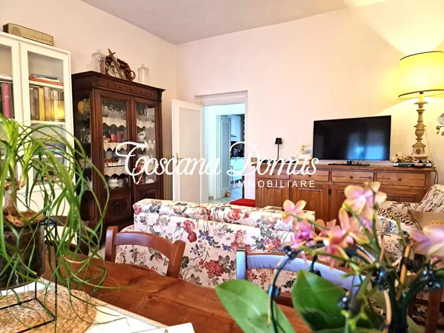 Immagine 11 di Appartamento in vendita  a Siena