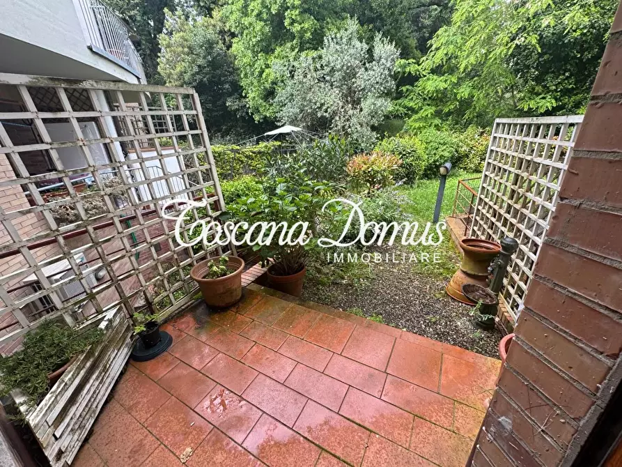 Immagine 5 di Appartamento in vendita  a Siena