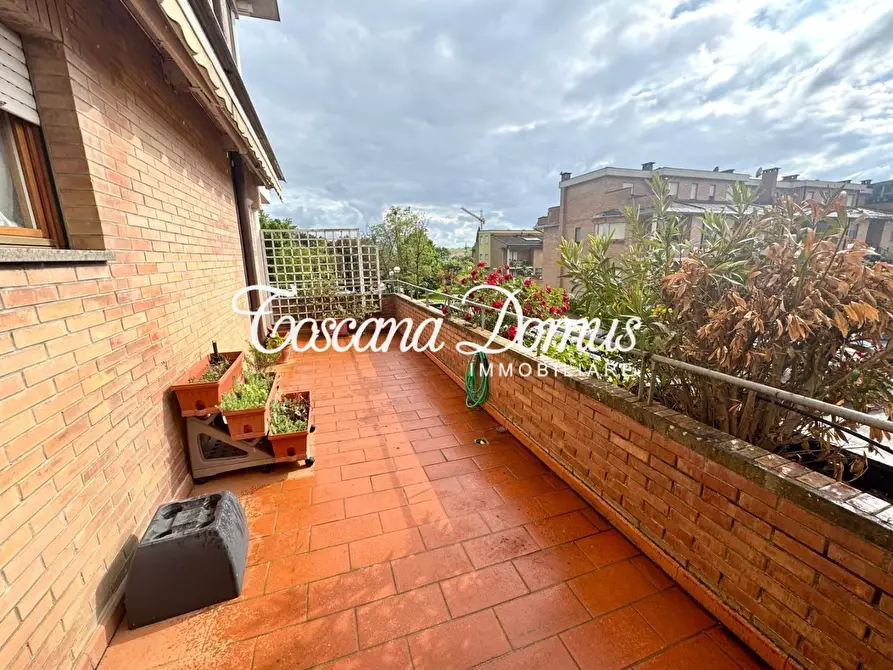 Immagine 17 di Appartamento in vendita  a Siena