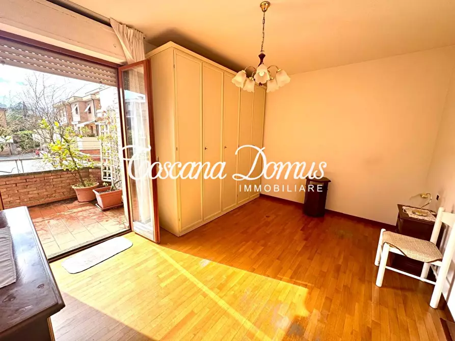 Immagine 16 di Appartamento in vendita  a Siena