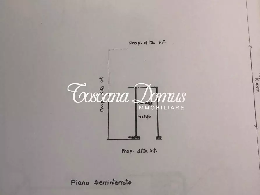 Immagine 25 di Appartamento in vendita  a Siena