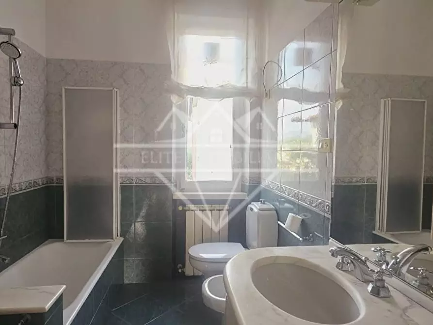 Immagine 10 di Appartamento in vendita  a Ortonovo