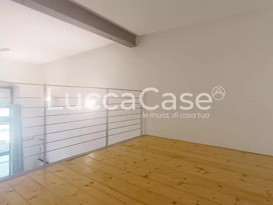 Immagine 6 di Ufficio in vendita  a Lucca