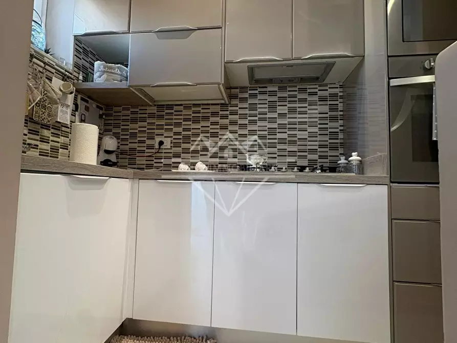 Immagine 7 di Appartamento in vendita  a Carrara