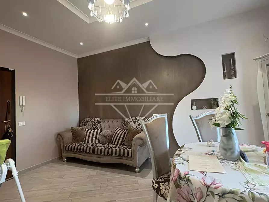 Immagine 2 di Appartamento in vendita  a Carrara