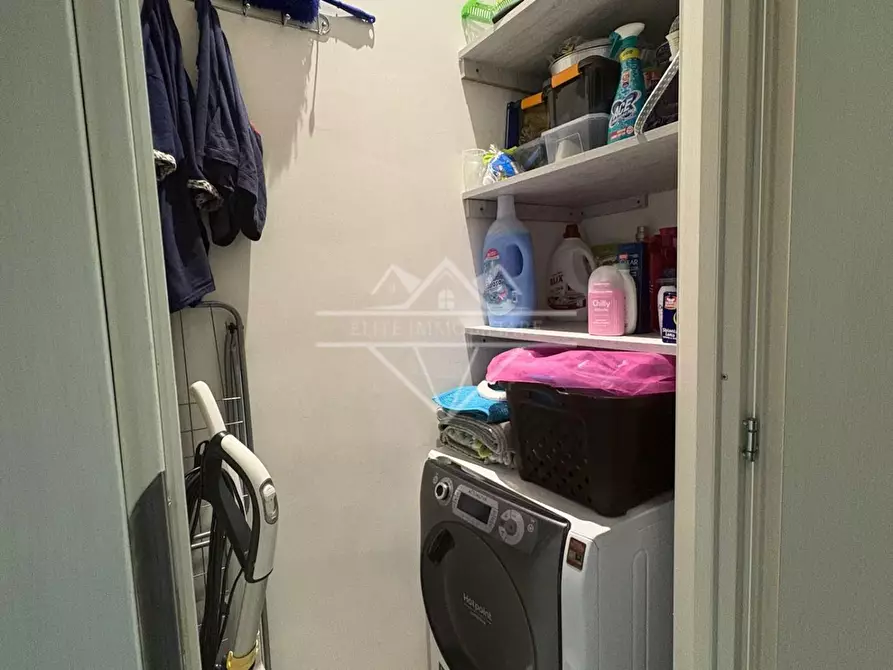 Immagine 22 di Appartamento in vendita  a Carrara