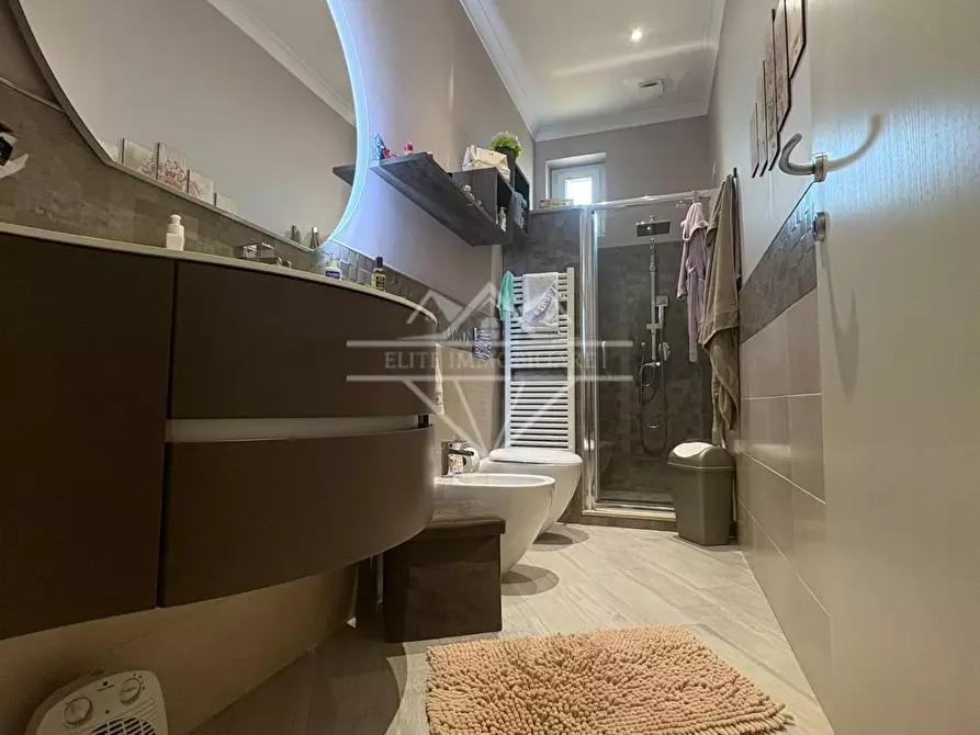 Immagine 20 di Appartamento in vendita  a Carrara