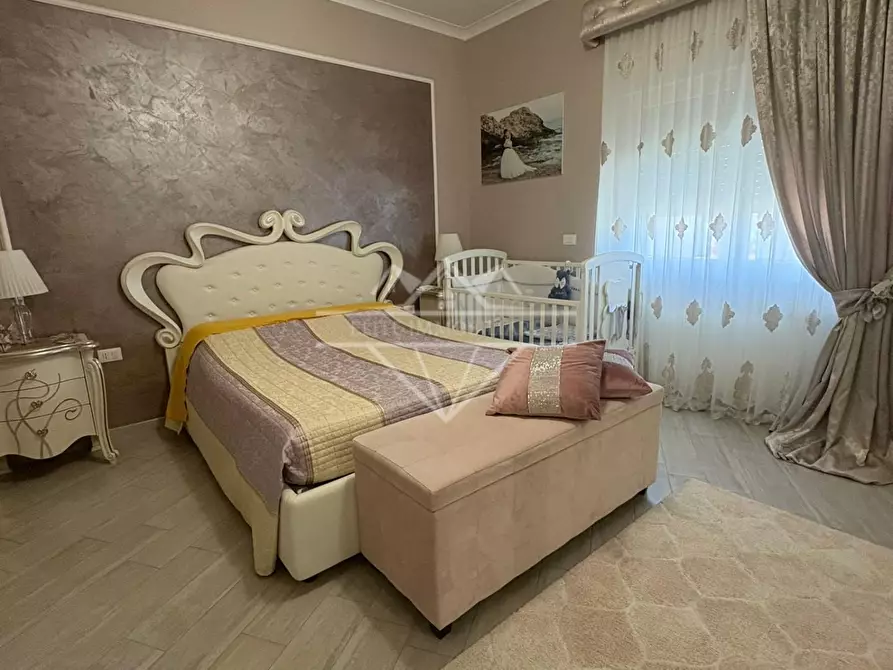 Immagine 9 di Appartamento in vendita  a Carrara