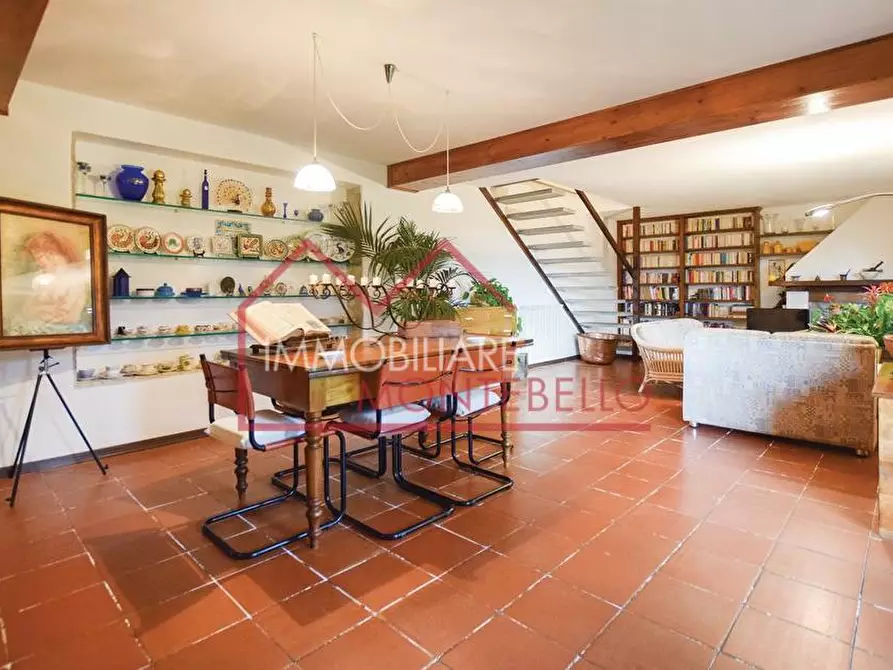 Immagine 11 di Villa in vendita  a Camaiore