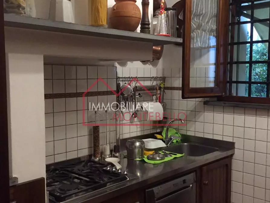 Immagine 30 di Villa in vendita  a Camaiore