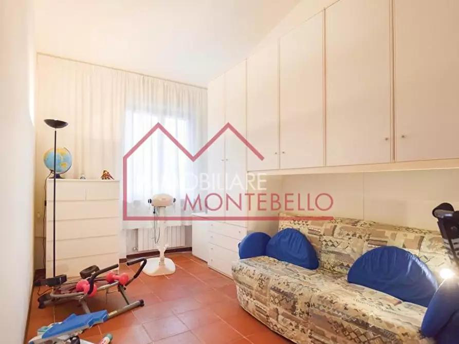 Immagine 8 di Villa in vendita  a Camaiore