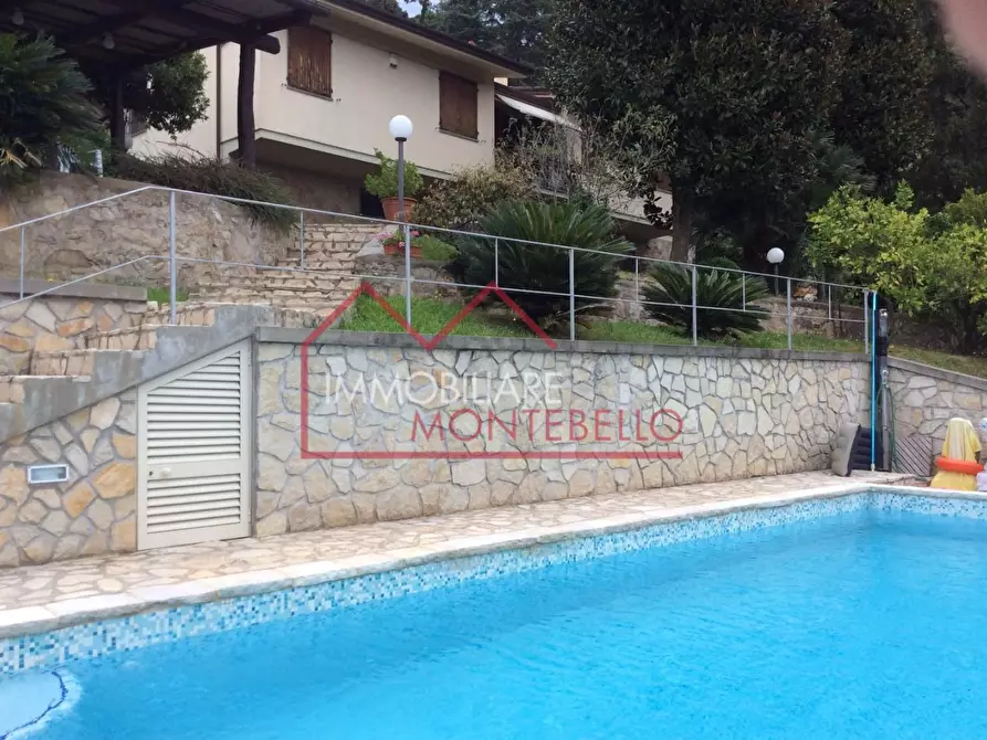 Immagine 26 di Villa in vendita  a Camaiore