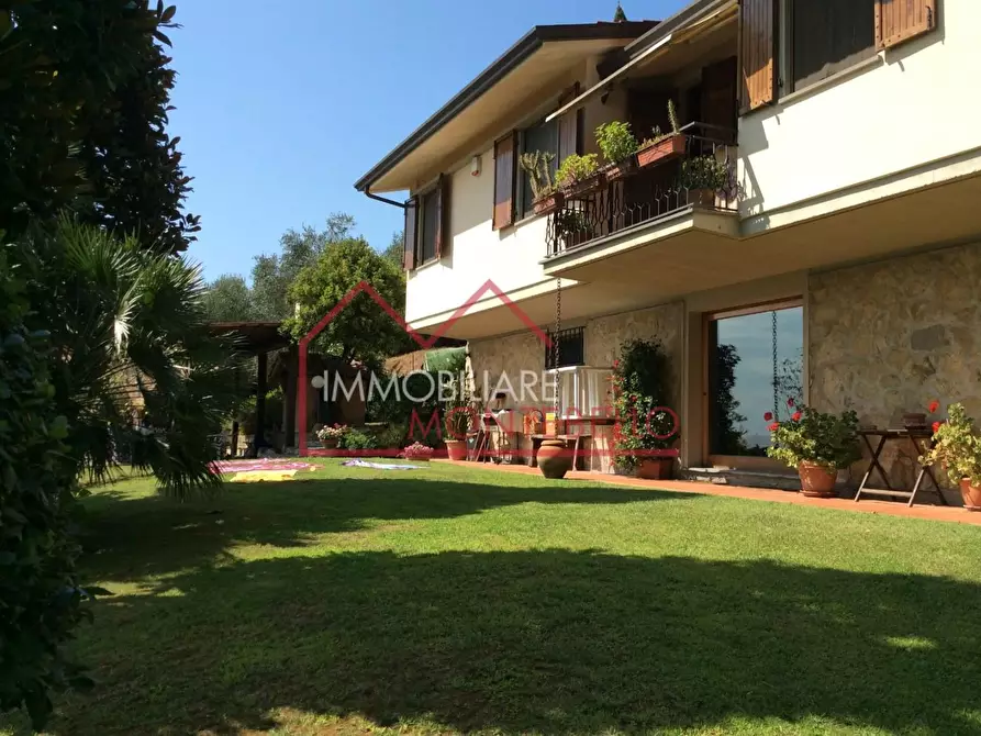 Immagine 20 di Villa in vendita  a Camaiore