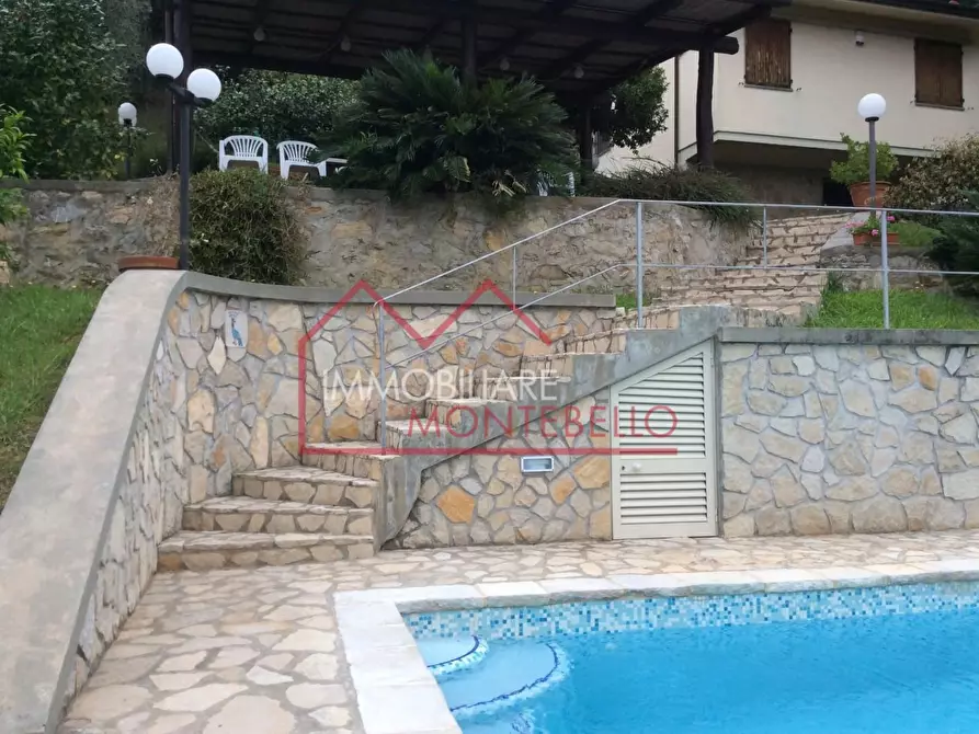 Immagine 25 di Villa in vendita  a Camaiore