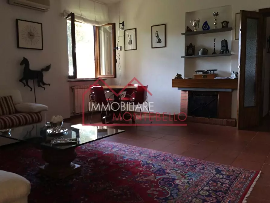 Immagine 38 di Villa in vendita  a Camaiore