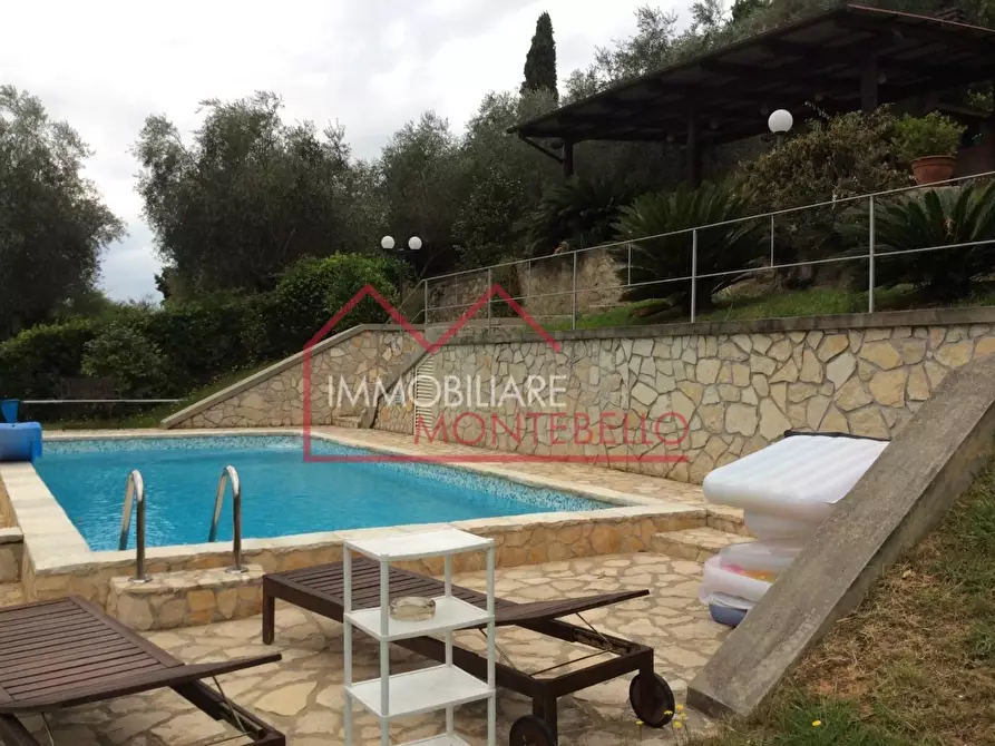 Immagine 28 di Villa in vendita  a Camaiore