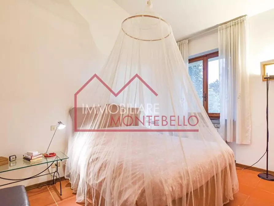 Immagine 7 di Villa in vendita  a Camaiore