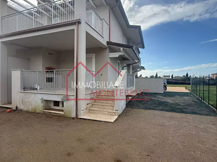 Immagine 2 di Casa quadrifamiliare in vendita  a Camaiore