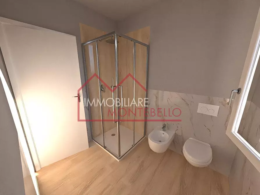 Immagine 12 di Casa quadrifamiliare in vendita  a Camaiore