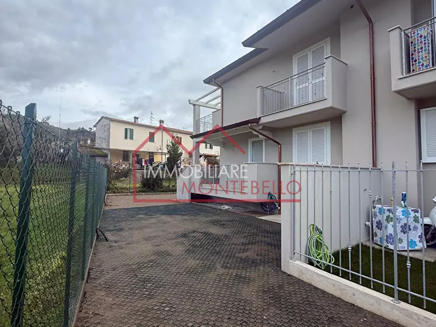 Immagine 30 di Casa quadrifamiliare in vendita  a Camaiore