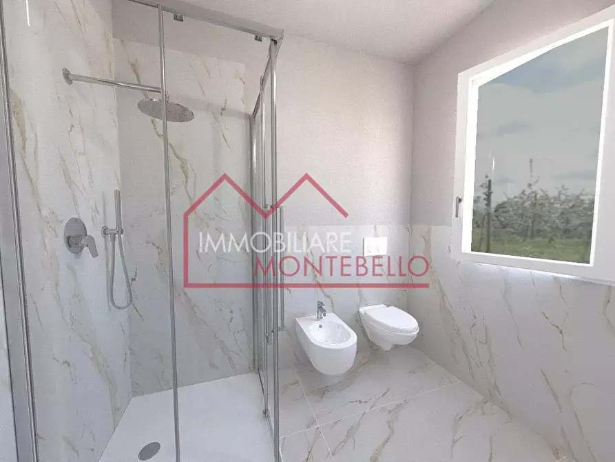 Immagine 13 di Casa quadrifamiliare in vendita  a Camaiore