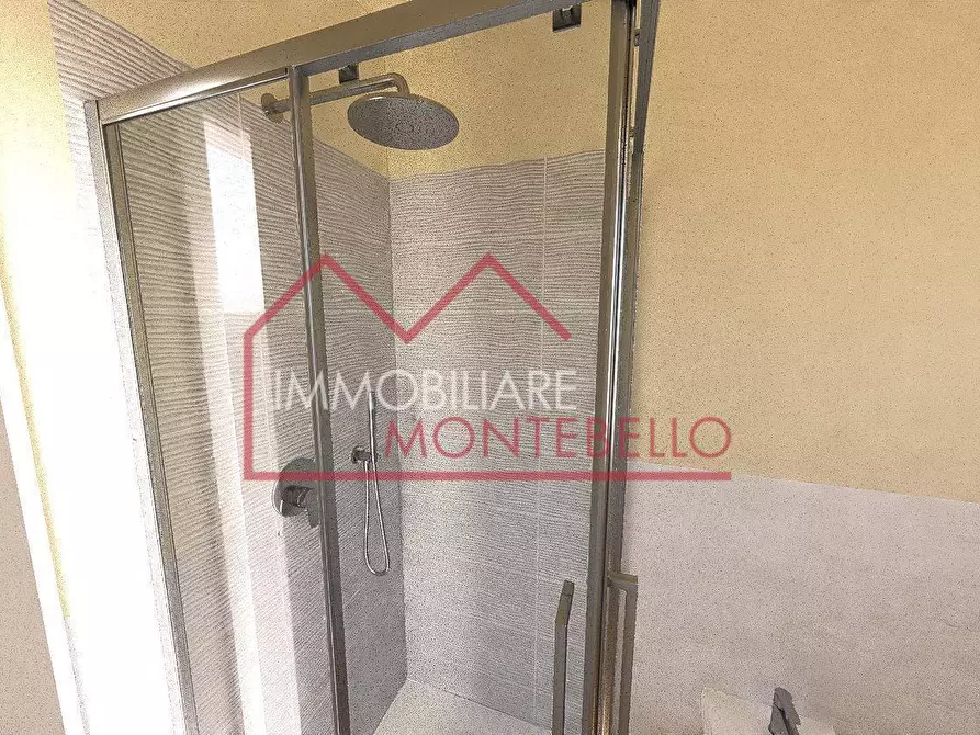 Immagine 8 di Casa quadrifamiliare in vendita  a Camaiore