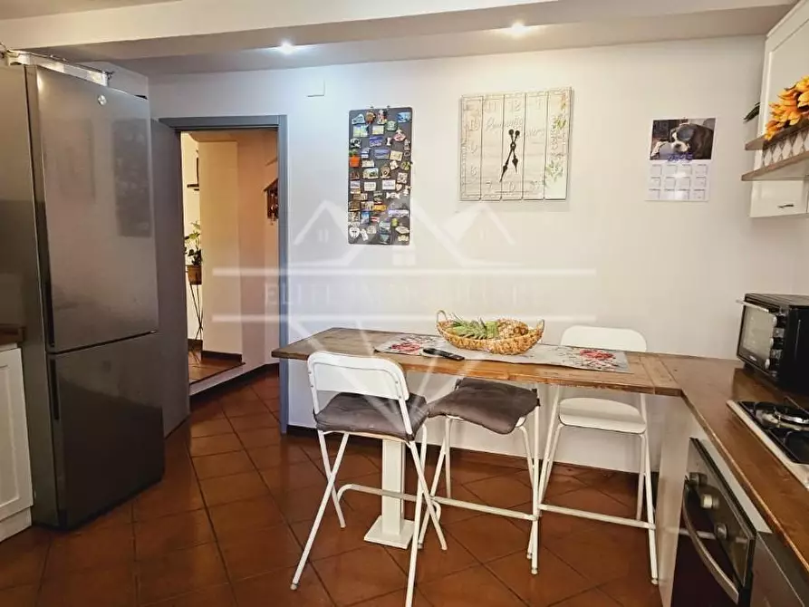 Immagine 8 di Appartamento in vendita  a Carrara