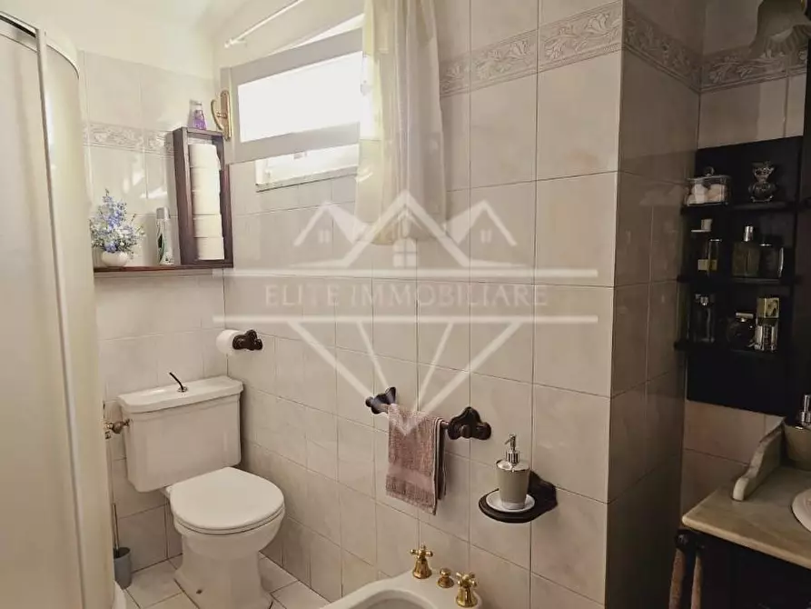 Immagine 23 di Appartamento in vendita  a Carrara