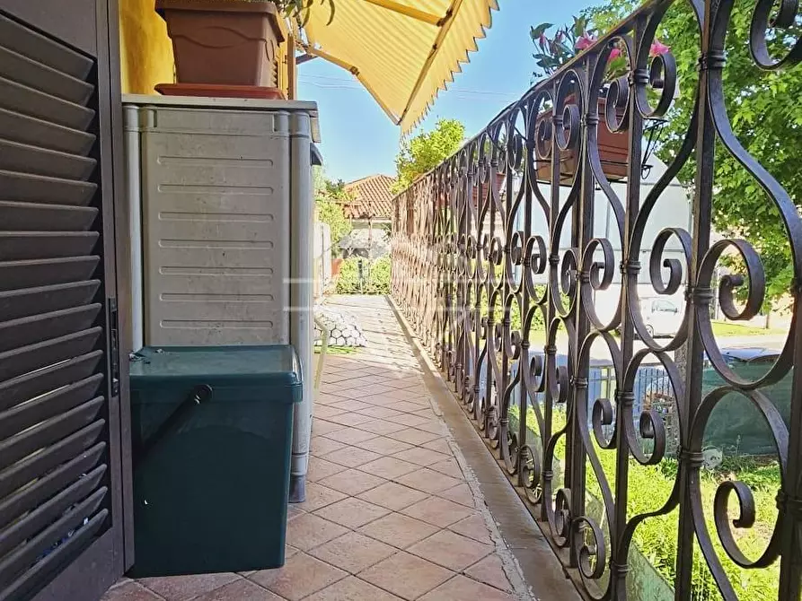 Immagine 11 di Appartamento in vendita  a Carrara