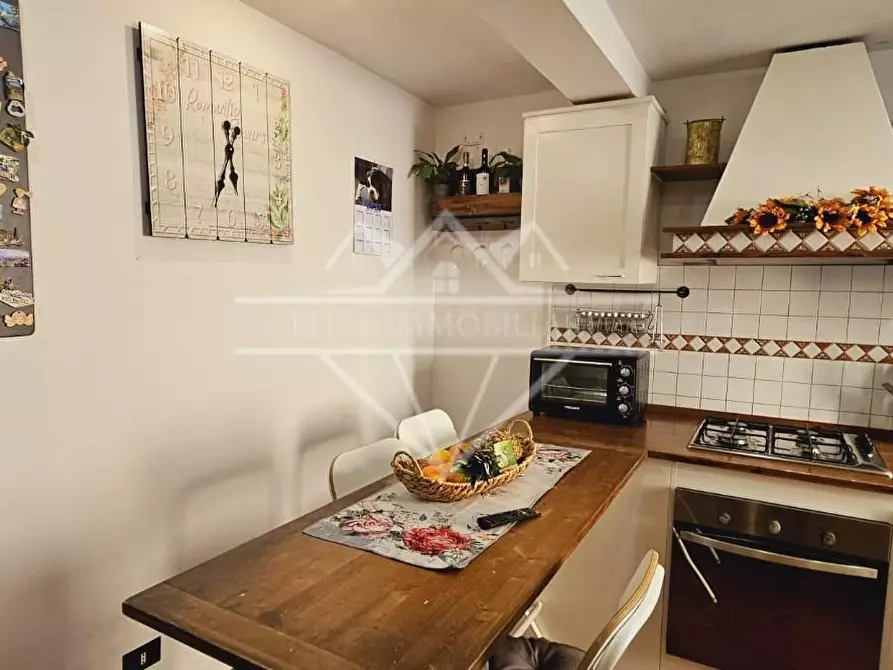 Immagine 7 di Appartamento in vendita  a Carrara