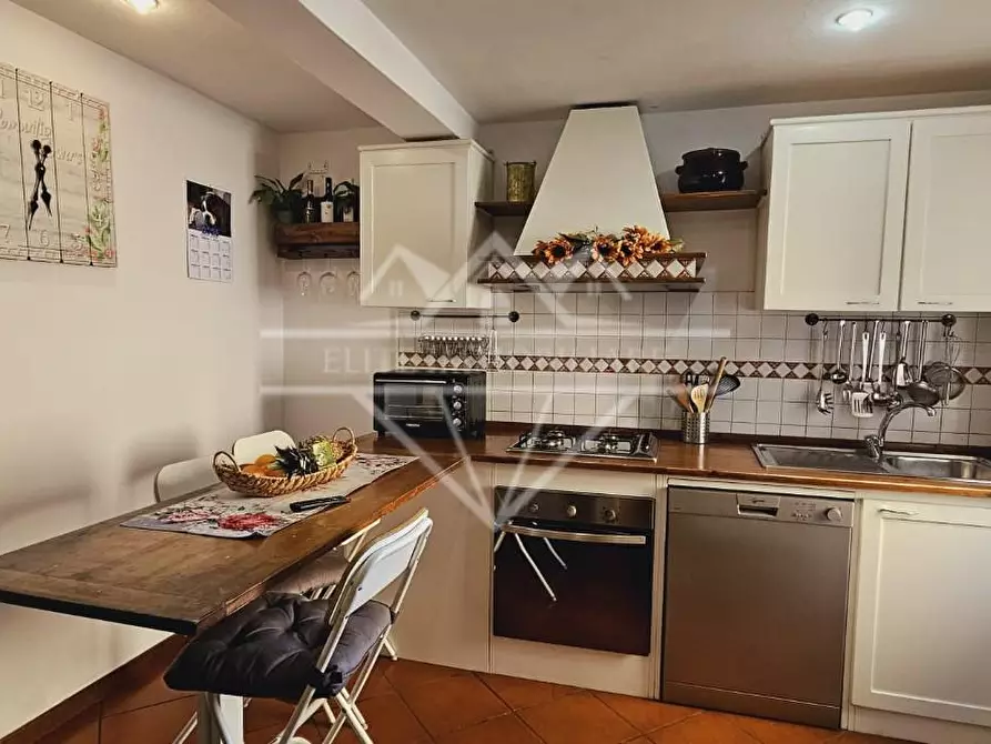 Immagine 6 di Appartamento in vendita  a Carrara