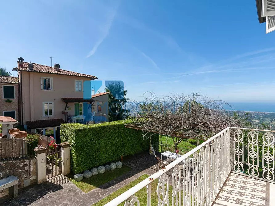 Immagine 4 di Rustico / casale in vendita  a Pietrasanta