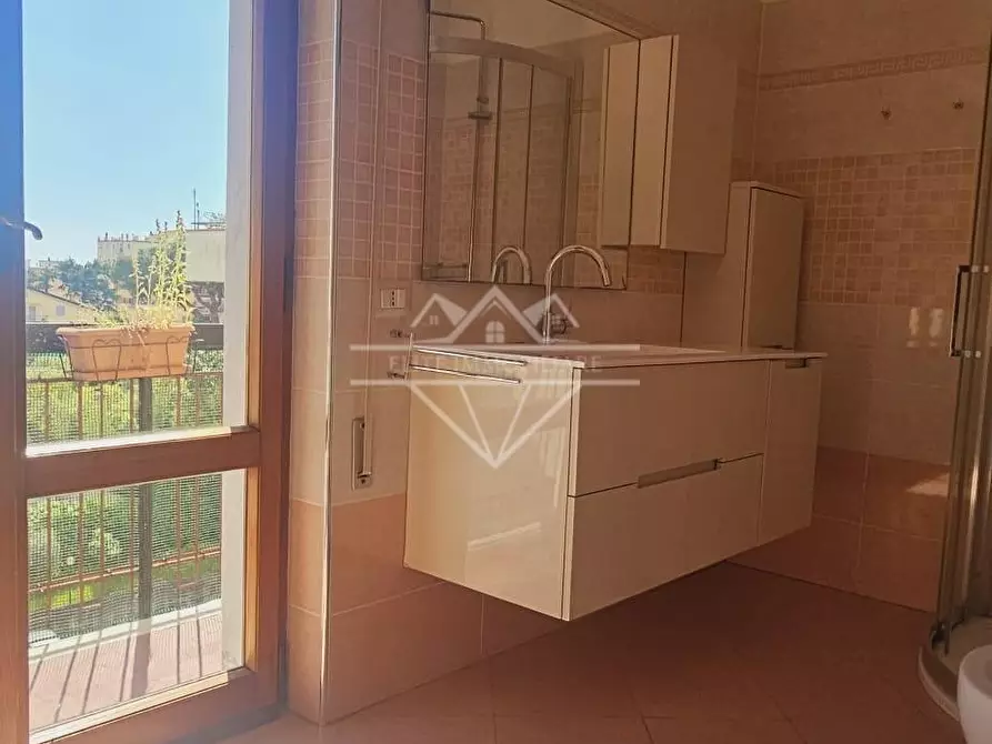 Immagine 14 di Appartamento in vendita  a Carrara