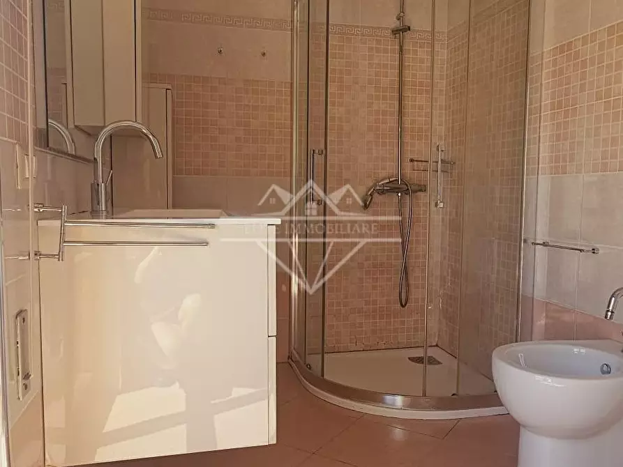 Immagine 15 di Appartamento in vendita  a Carrara