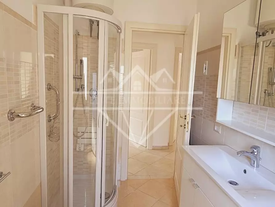 Immagine 17 di Appartamento in vendita  a Carrara