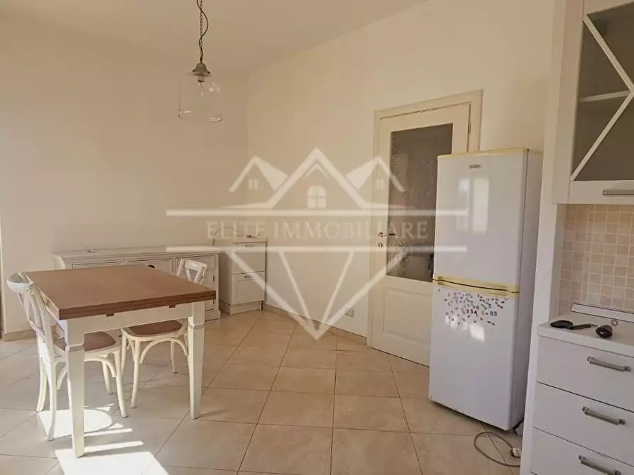 Immagine 1 di Appartamento in vendita  a Carrara